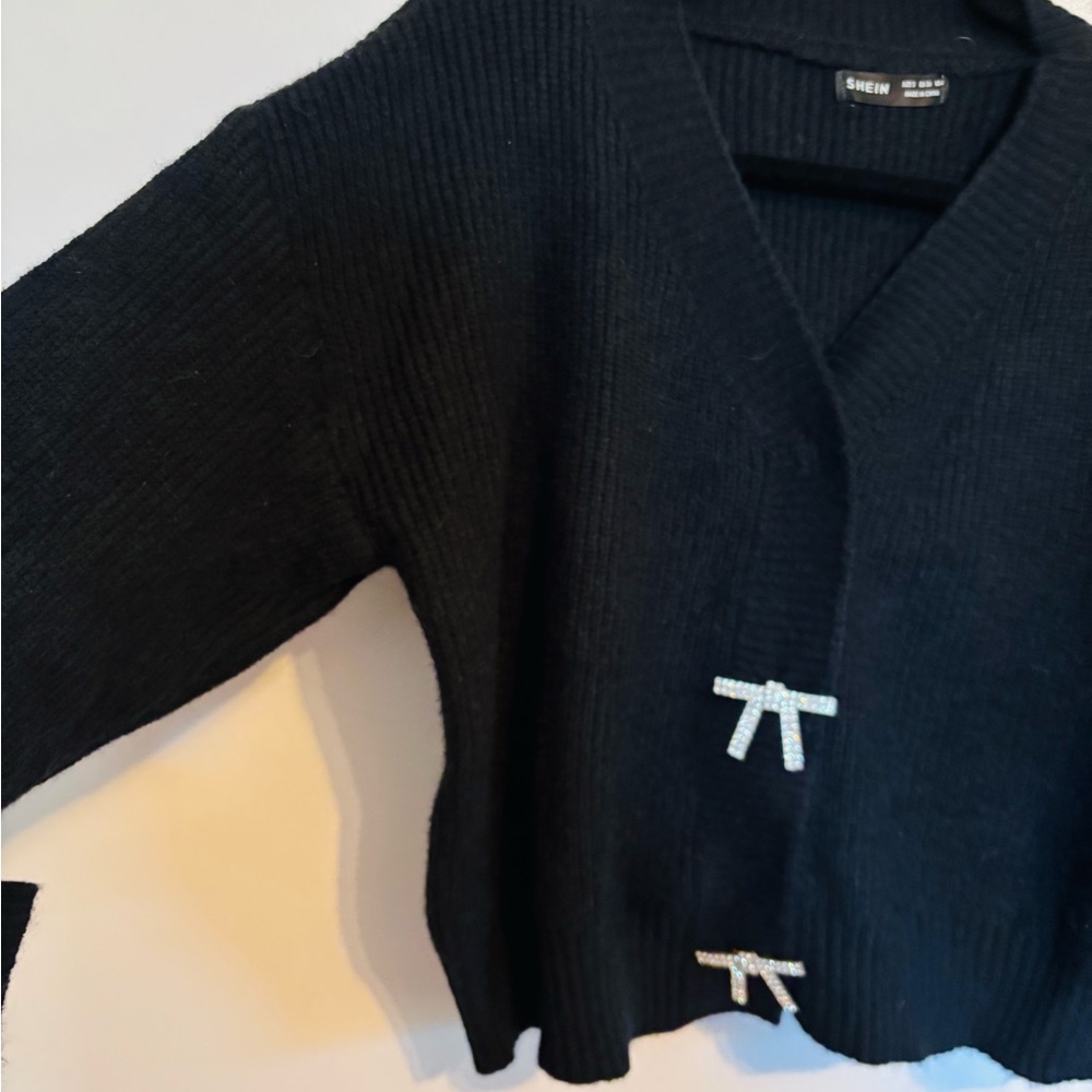 SHEIN black ribbed cardigan cropped with jeweled bow buttons, missing some jewel - Picture 5 of 5